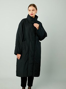 Утепленный плащ с воротником стойкой и капюшоном