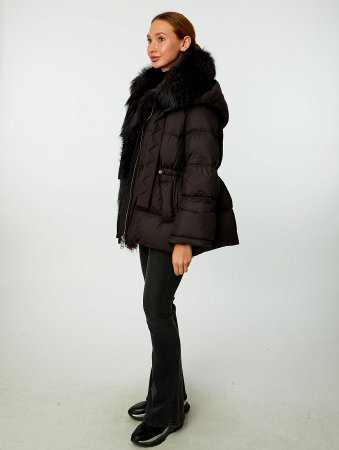 Пуховик с капюшоном и отделкой мехом лисицы