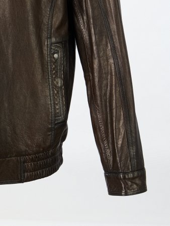 Стильный бомбер из натуральной кожи