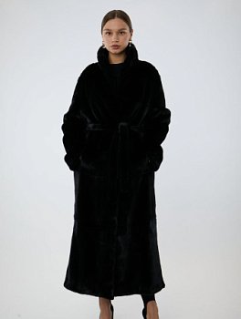 Шуба из меха норки с шалевым воротником