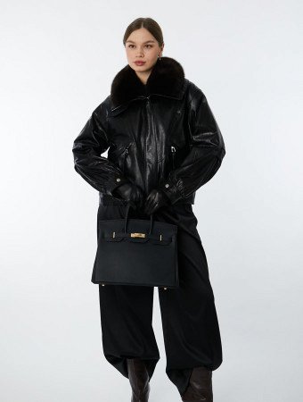 Куртка из натуральной кожи с высоким воротником и отделкой из меха песца