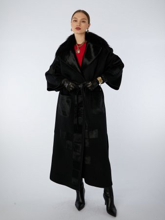 Демисезонное пальто со съемным мехом лисы