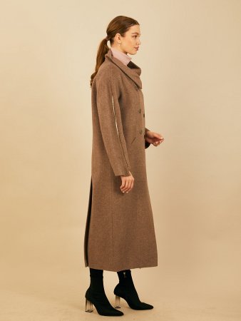 Двубортное пальто с ассиметричным воротником