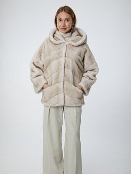 Укороченная шуба из меха норки с капюшоном
