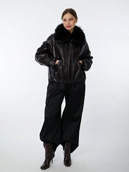 Укороченная куртка из нат.кожи с отделкой лисицей