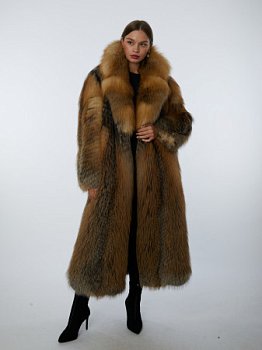 Шуба из натурального меха лисы