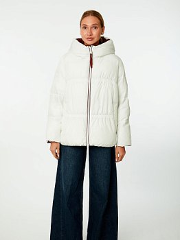 Пуховик женский стёганый с капюшоном