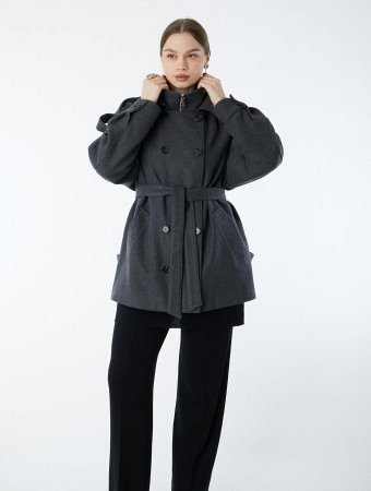 Укороченное пальто со съемным воротником-манишкой