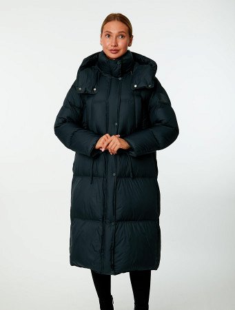 Удлиненный пуховик с капюшоном