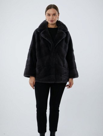 Укороченная шуба из меха норки с английским воротником