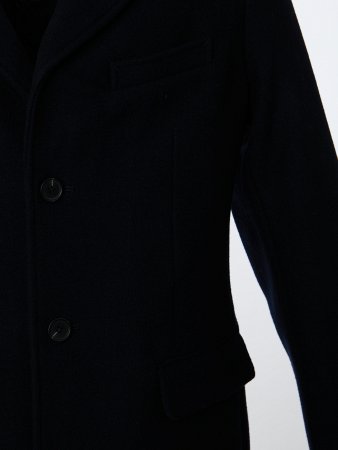 Мужское пальто с английским воротником