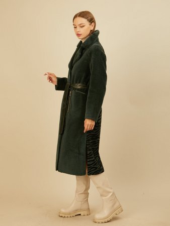 Меховое пальто из шерсти с английским воротником и поясом