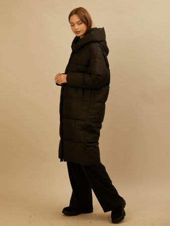 Пуховое стёганое пальто с капюшоном