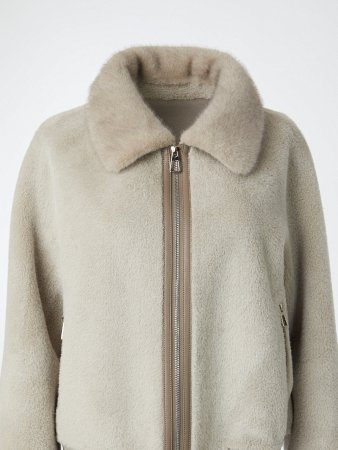 Укороченная экодубленка с отложным воротником