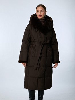 Пуховик женский удлинённый с капюшоном 