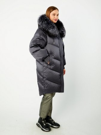Удлиненный пуховик с капюшоном и отделкой из лисы