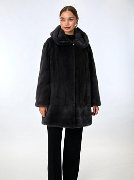 Шуба из меха норки с капюшоном