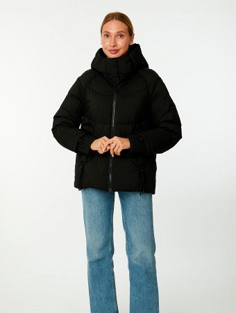 Пуховик женский укороченный с капюшоном