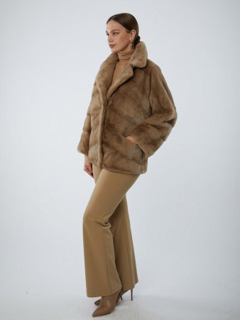 Укороченная шуба из меха норки с английским воротом