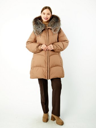 Пуховик с капюшоном и отделкой мехом лисицы