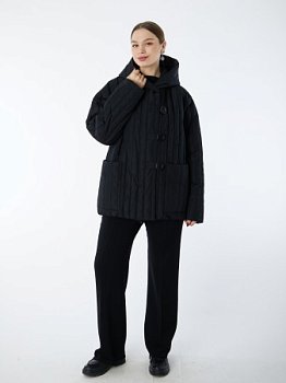 Стеганая утепленная куртка с капюшоном