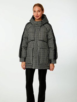 Пуховик женский стёганый с капюшоном