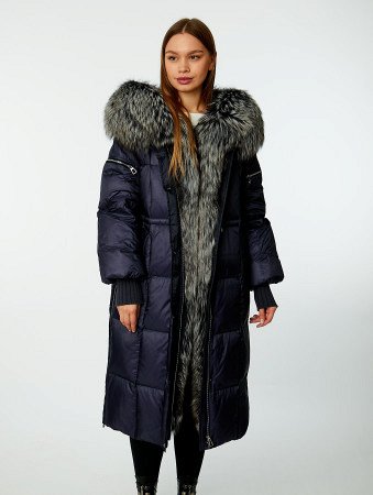 Длинный пуховик с капюшоном и отделкой мехом лисицы