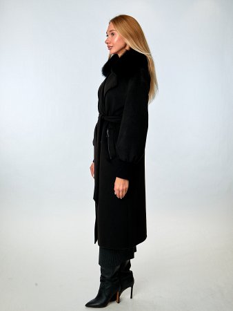 Пальто женское с отделкой мехом чернобурой лисы