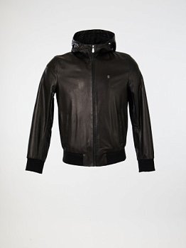 Куртка с капюшоном и трикотажной отделкой