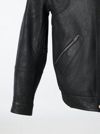 Стильный бомбер из натуральной кожи