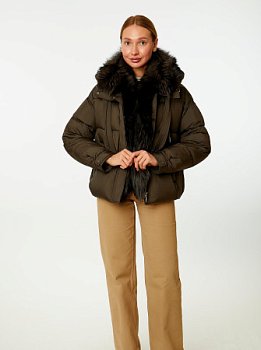 Пуховик женский укороченный с капюшоном