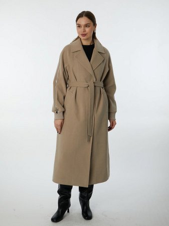 Классическое пальто с английским воротником и поясом