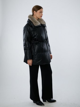 Удлиненная куртка со съемным воротником из меха норки