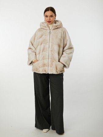 Укороченная шуба из меха норки с капюшоном