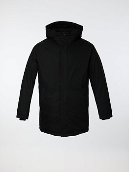 Пуховик удлинённый с капюшоном