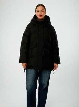 Пуховик женский стёганый с капюшоном