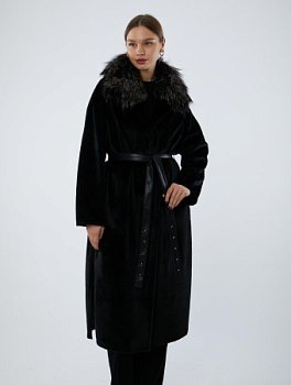 Стильная экодубленка с отделкой из чернобурой лисы