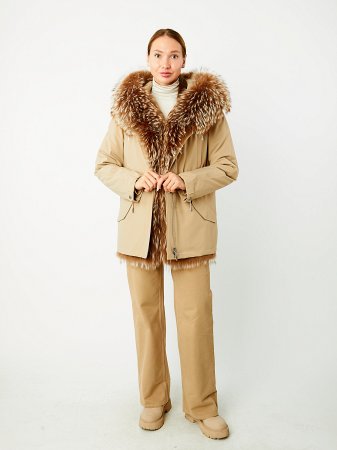 Парка с отделкой мехом енота