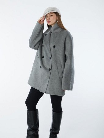 Укороченное пальто из высококачественной шерсти