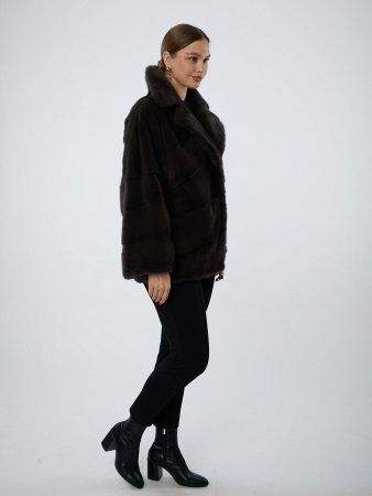 Укороченная шуба из меха норки с английским воротником