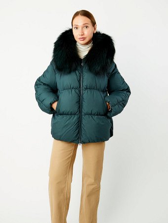 Пуховик с капюшоном и отделкой мехом лисицы