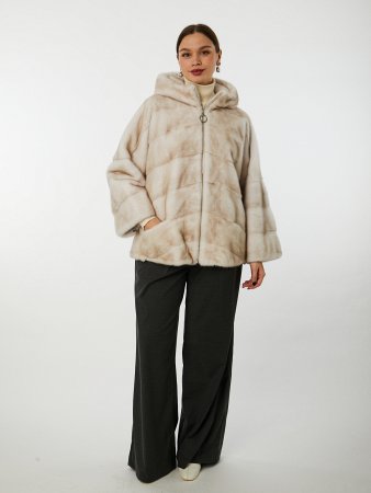 Укороченная шуба из меха норки с капюшоном