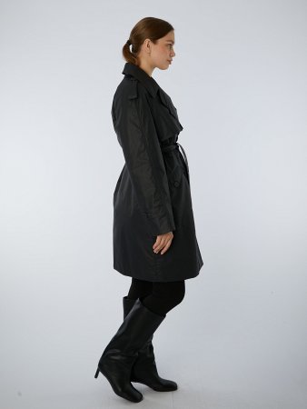 Легкий плащ с английским воротником