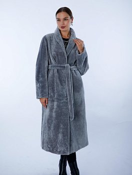 Шуба из астрагана в халатном стиле
