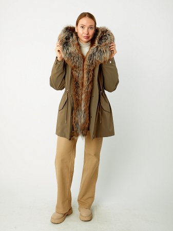 Парка с отделкой мехом лисы