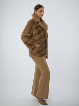 Укороченная шуба из меха норки с английским воротом