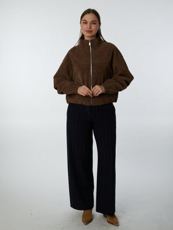 Стильный бомбер из экозамши