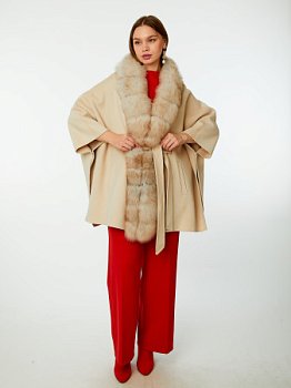 Пальто-пончо из кашемира с отделкой мехом песца