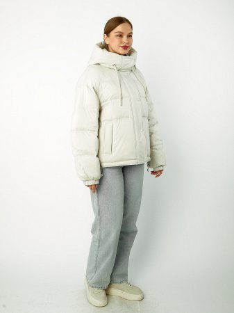 Пуховик женский укороченный с капюшоном
