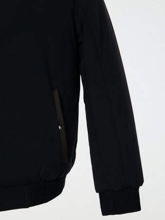 Укороченный пуховик с капюшоном и отделкой енота